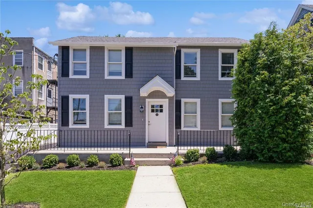 $3,100 | 5 Carlton Avenue, Port Washington, NY 11050