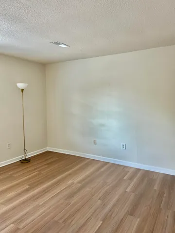 $1,950 | 415 Parkdale Drive, Unit 16E, Charleston, SC 29414