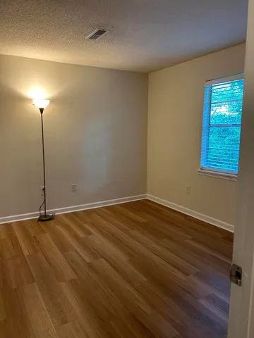 $1,950 | 415 Parkdale Drive, Unit 16E, Charleston, SC 29414