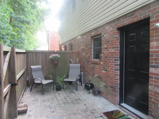 $1,950 | 415 Parkdale Drive, Unit 16E, Charleston, SC 29414