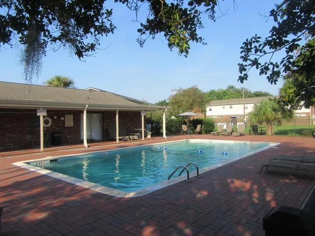 $1,950 | 415 Parkdale Drive, Unit 16E, Charleston, SC 29414