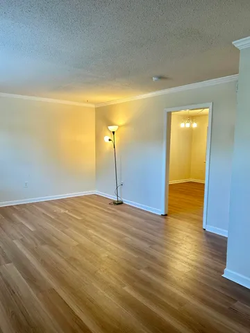 $1,950 | 415 Parkdale Drive, Unit 16E, Charleston, SC 29414