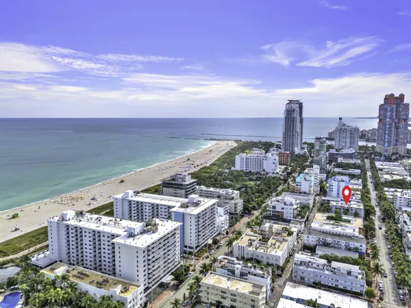 $3,000 | 130 3rd Street, Unit 201, Miami Beach, FL 33139