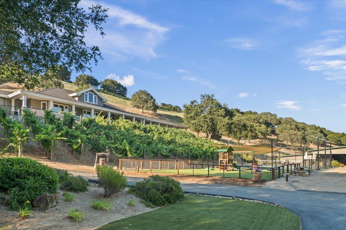 14411 Shannon Road Los Gatos, CA 95032 - Photo 103 of 138