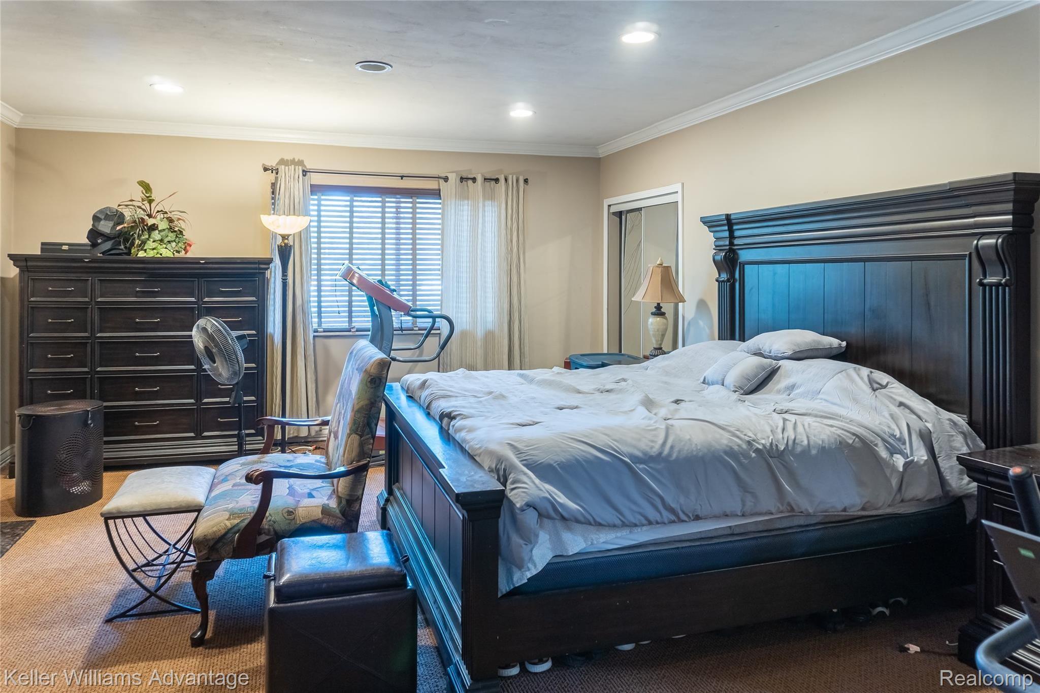 26073 Drake Road Farmington, MI 48331 - Photo 5 of 39 DrakeRd_26073_MasterBed_02.jpg