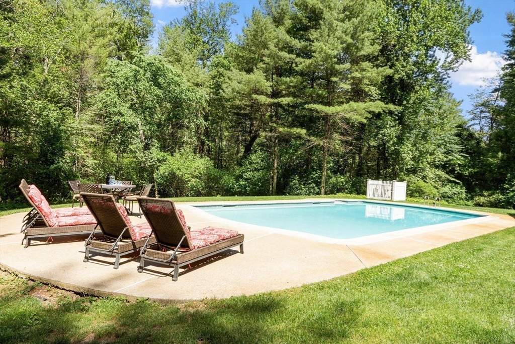 123 Oak Knoll Road Carlisle, MA 01741 - Photo 34 of 41