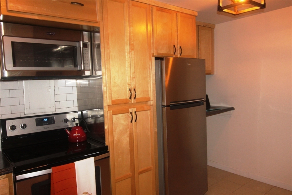 19 Erick Road, Unit 2 Mansfield, MA 02048 - Photo 16 of 30 Gallery Image 16