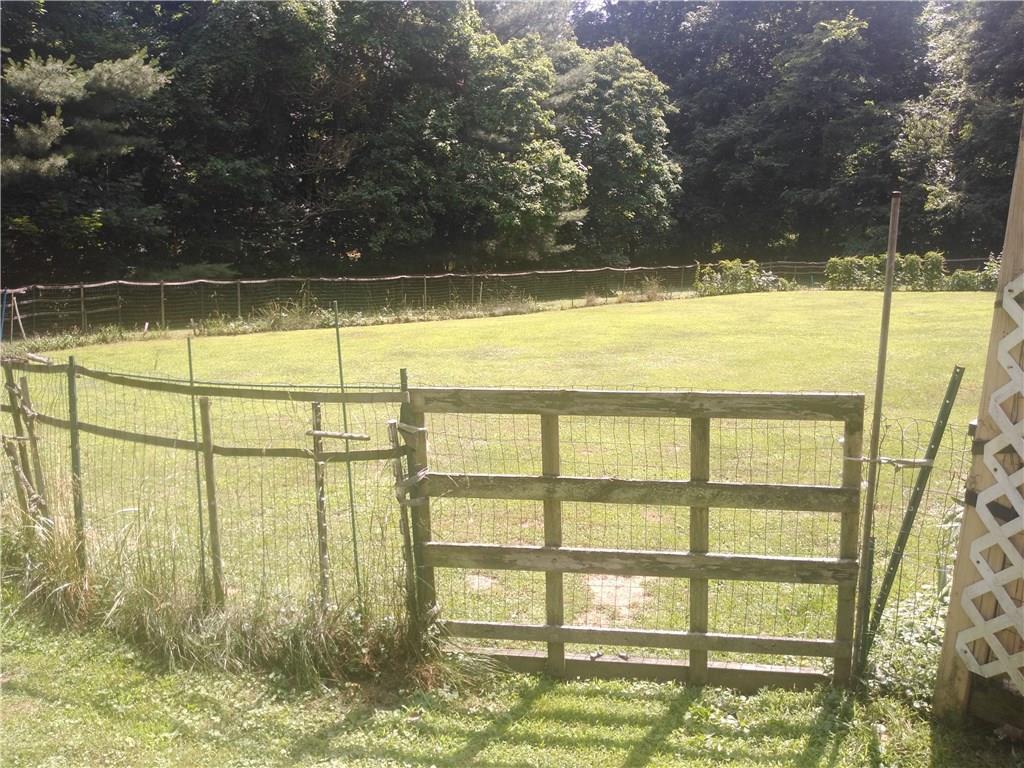 5801 Maple Grove Road Bulger, PA 15019 - Photo 9 of 12