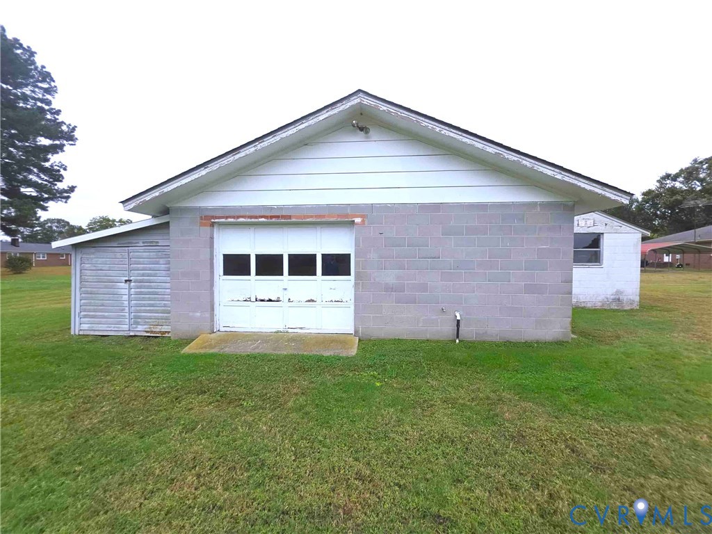 199 Ruritan Drive Emporia, VA 23847 - Photo 7 of 35 a front view of a house with a yard