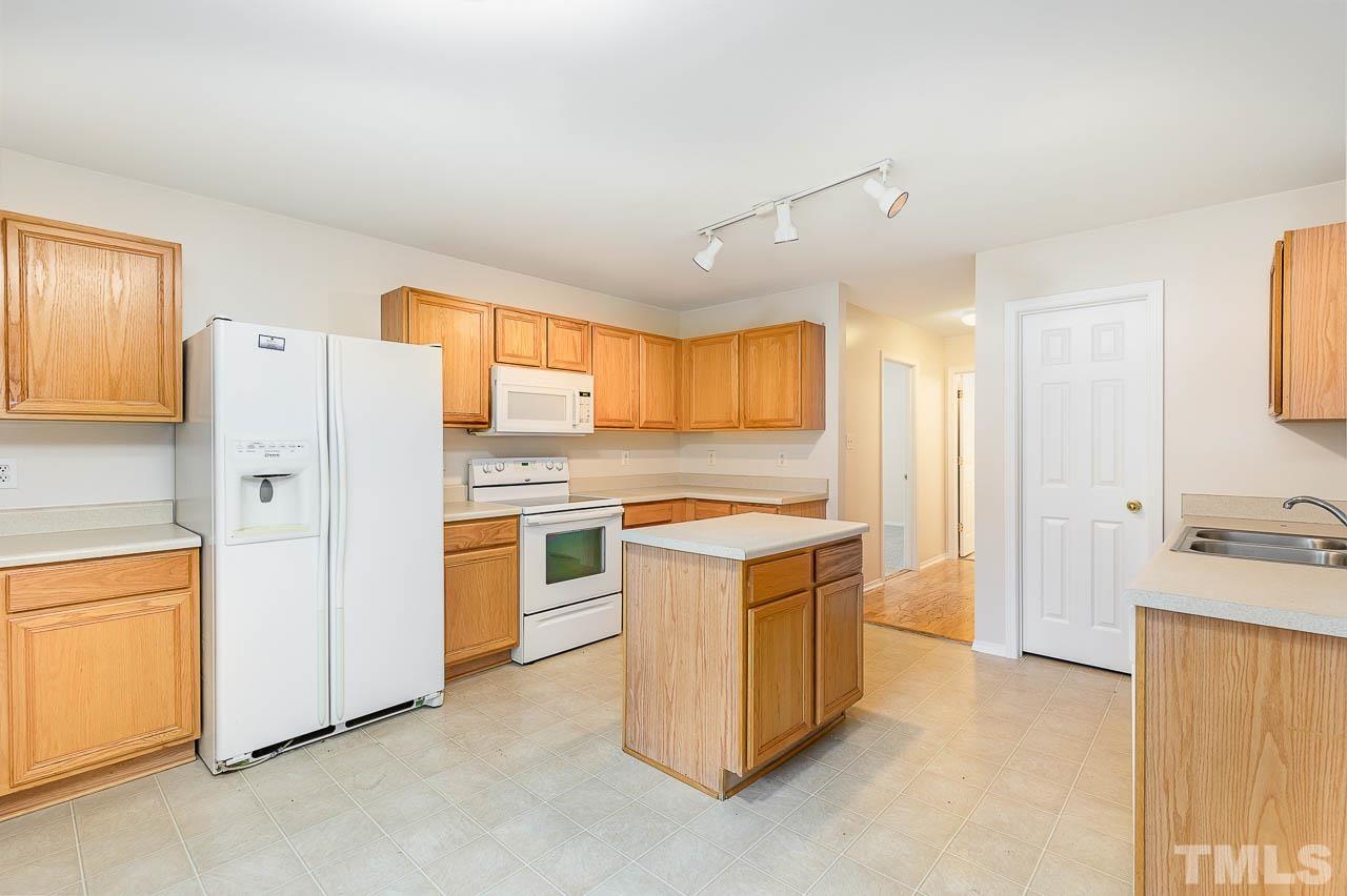 1016 Cookwood Court Raleigh, NC 27610 - Photo 12 of 29 Gallery Image 12