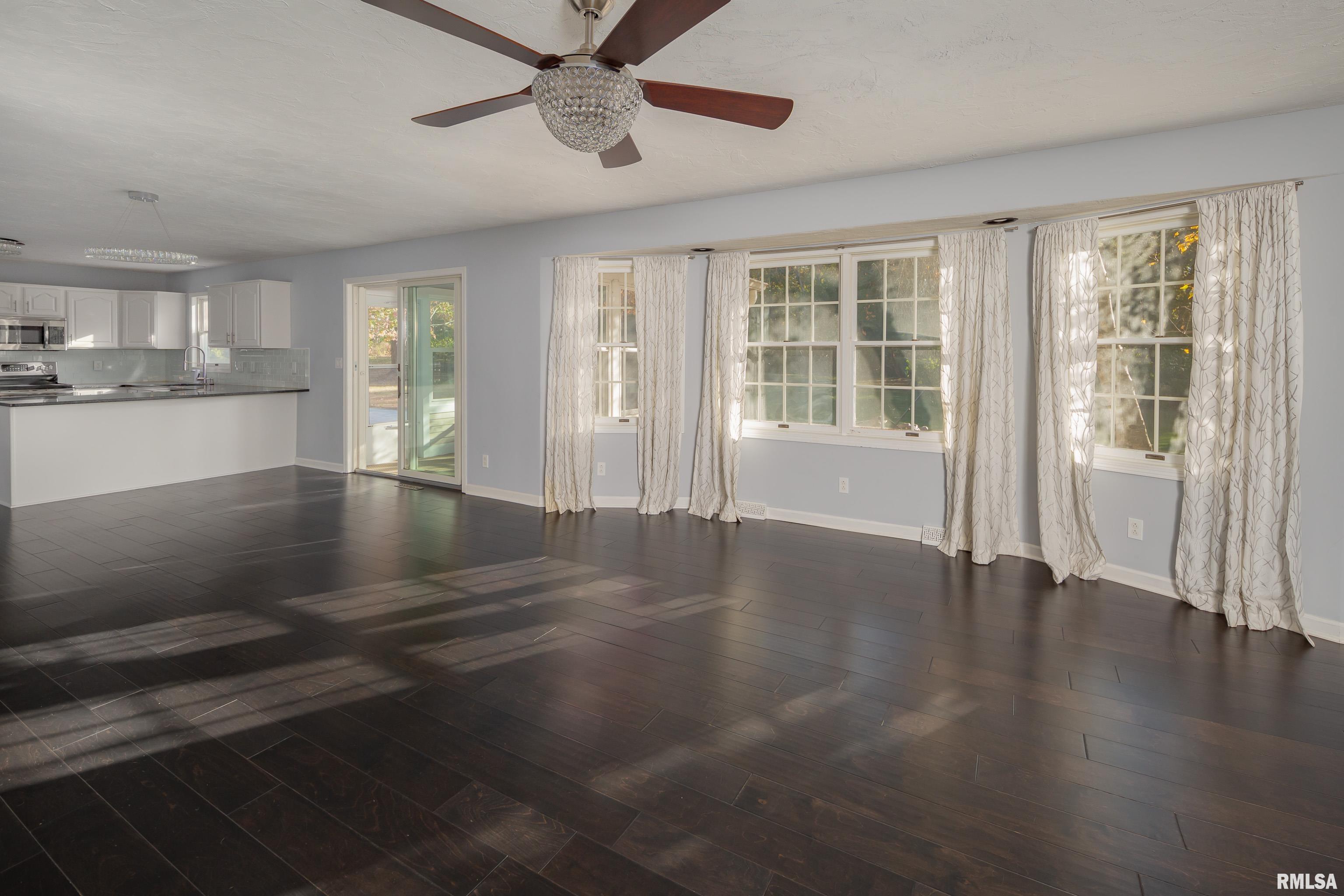 26 Timber Ridge Drive Coal Valley, IL 61240 - Photo 11 of 54