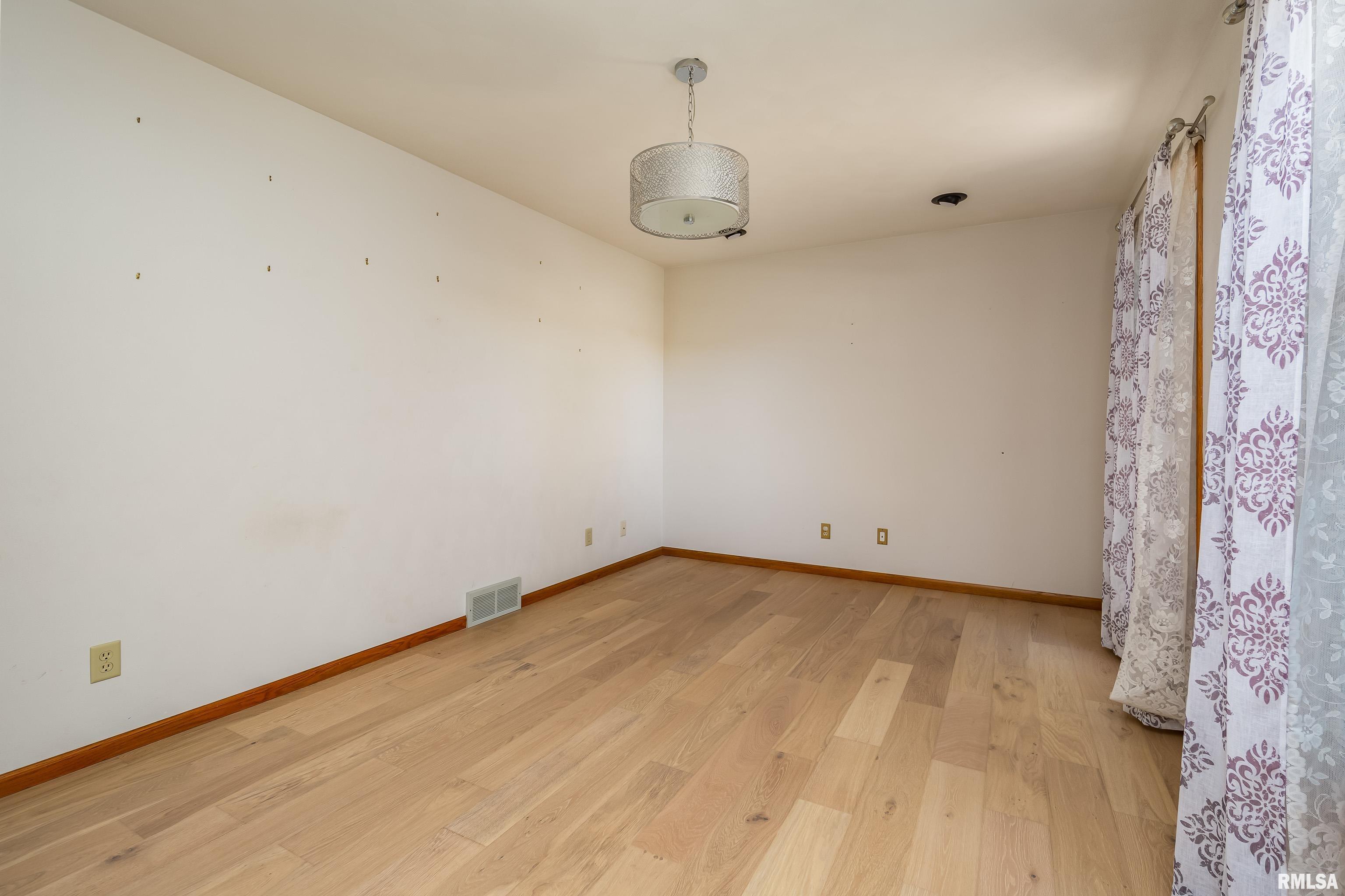 26 Timber Ridge Drive Coal Valley, IL 61240 - Photo 15 of 54