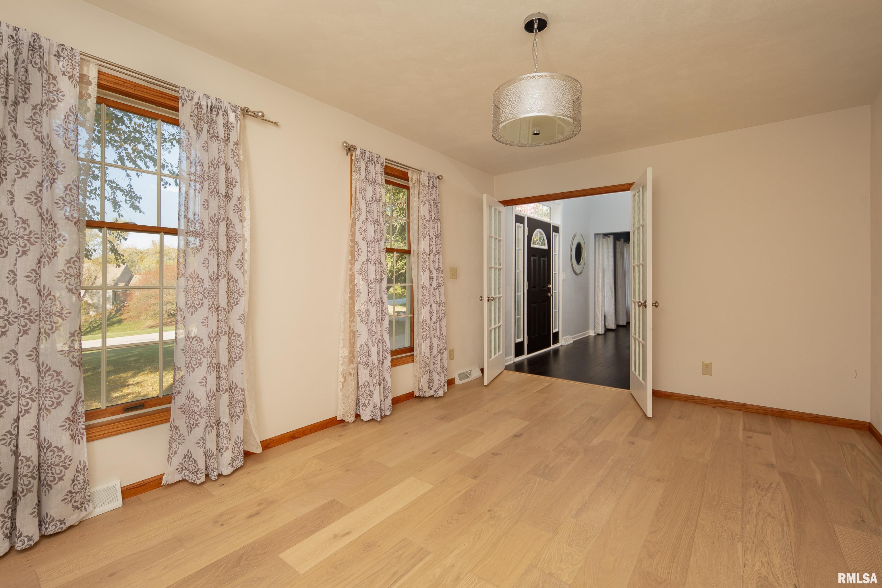 26 Timber Ridge Drive Coal Valley, IL 61240 - Photo 16 of 54