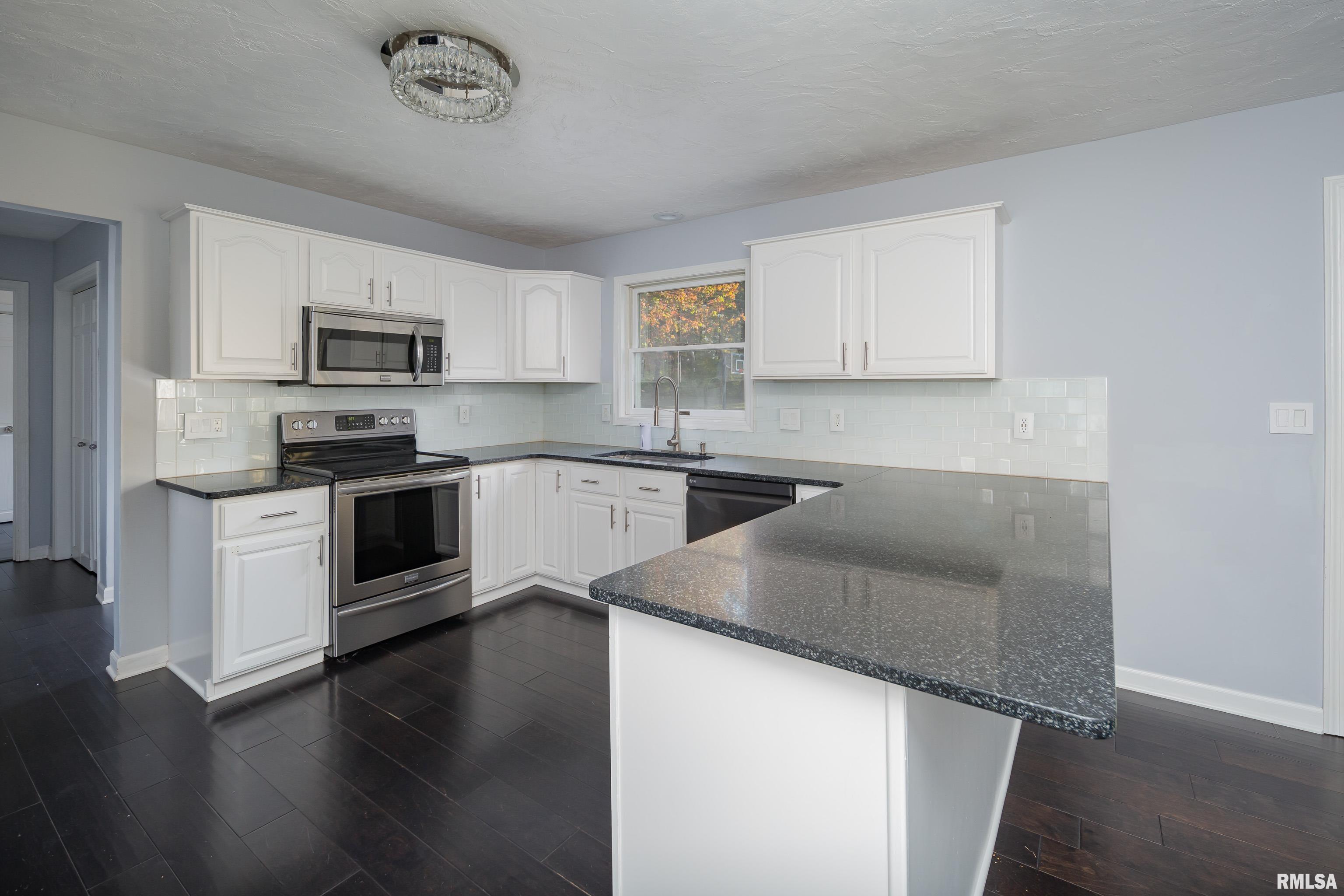 26 Timber Ridge Drive Coal Valley, IL 61240 - Photo 6 of 54