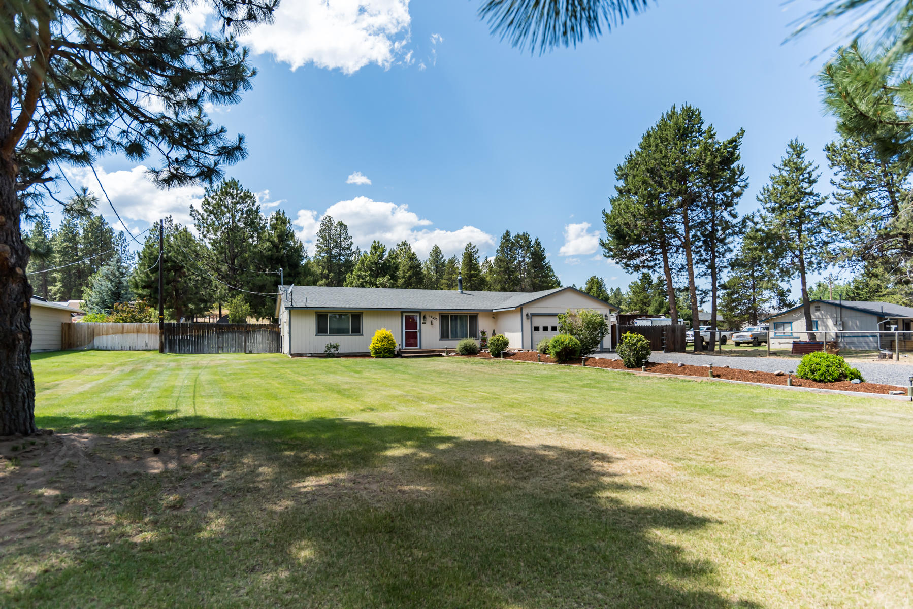 19233 Shoshone Road Bend, OR 97702 - Photo 32 of 32 33