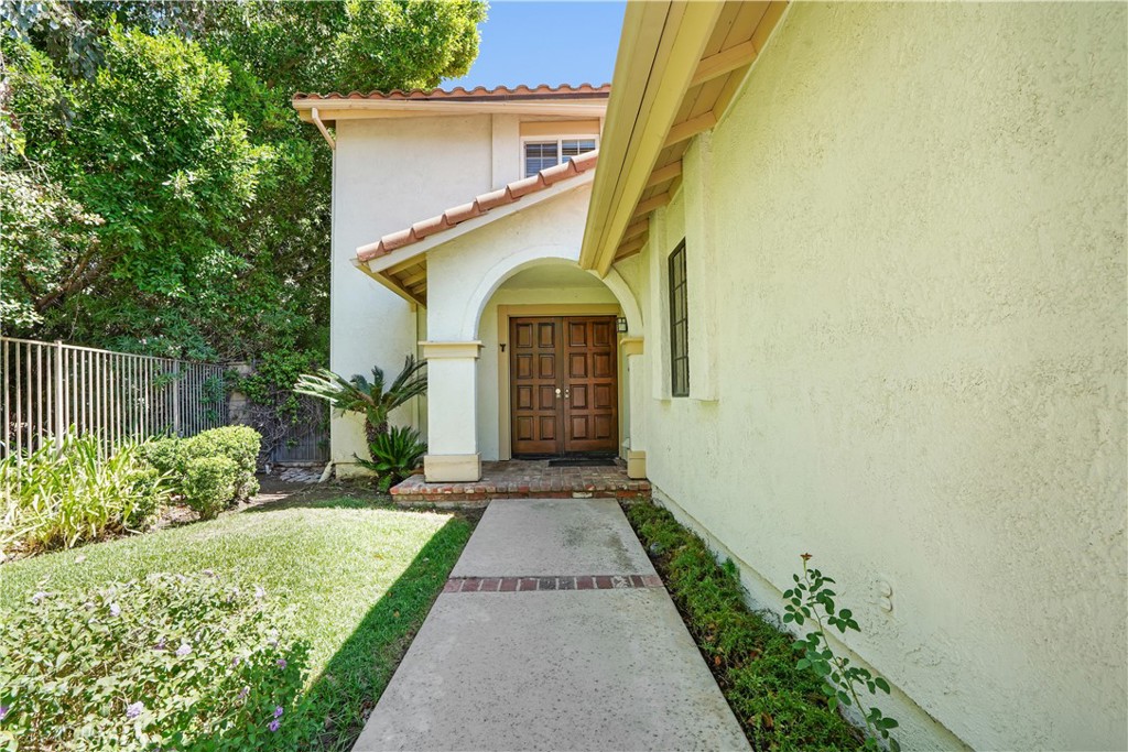 12144 Shadow Ridge Way Porter Ranch, CA 91326 - Photo 3 of 45