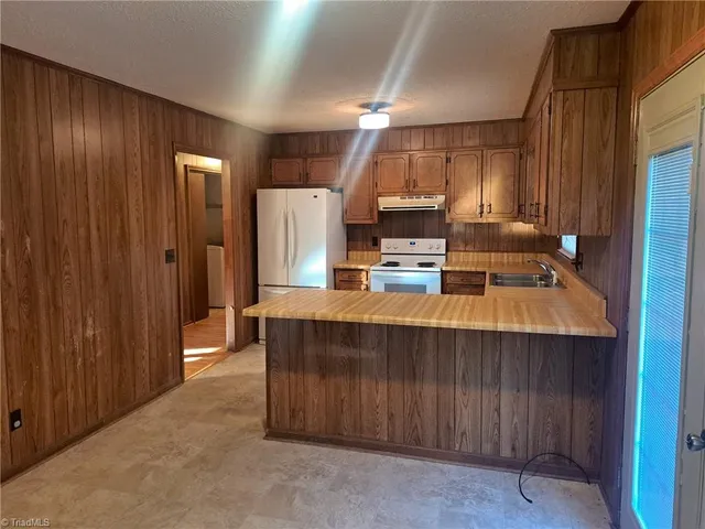 $225,000 | 944 Doe Run Road, Ararat, VA 24053