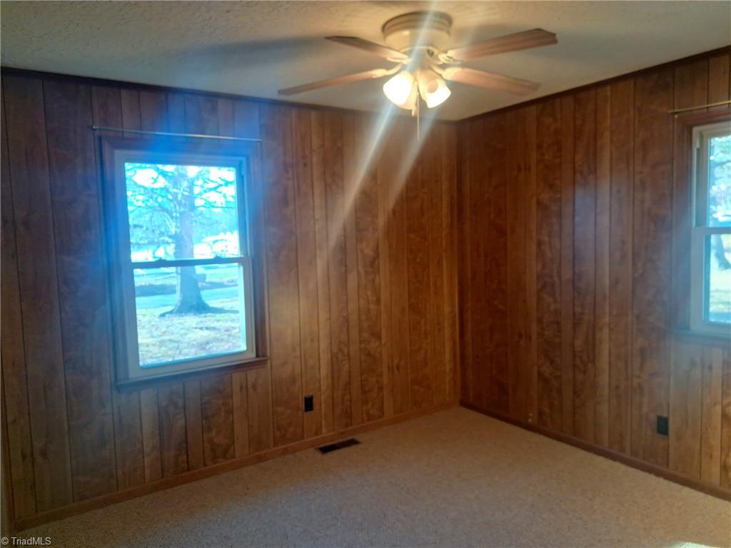 944 Doe Run Road Ararat, VA 24053 - Photo 19 of 24