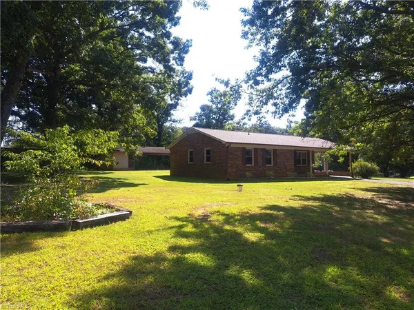 $225,000 | 944 Doe Run Road, Ararat, VA 24053