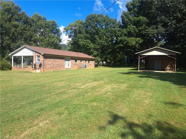$225,000 | 944 Doe Run Road, Ararat, VA 24053