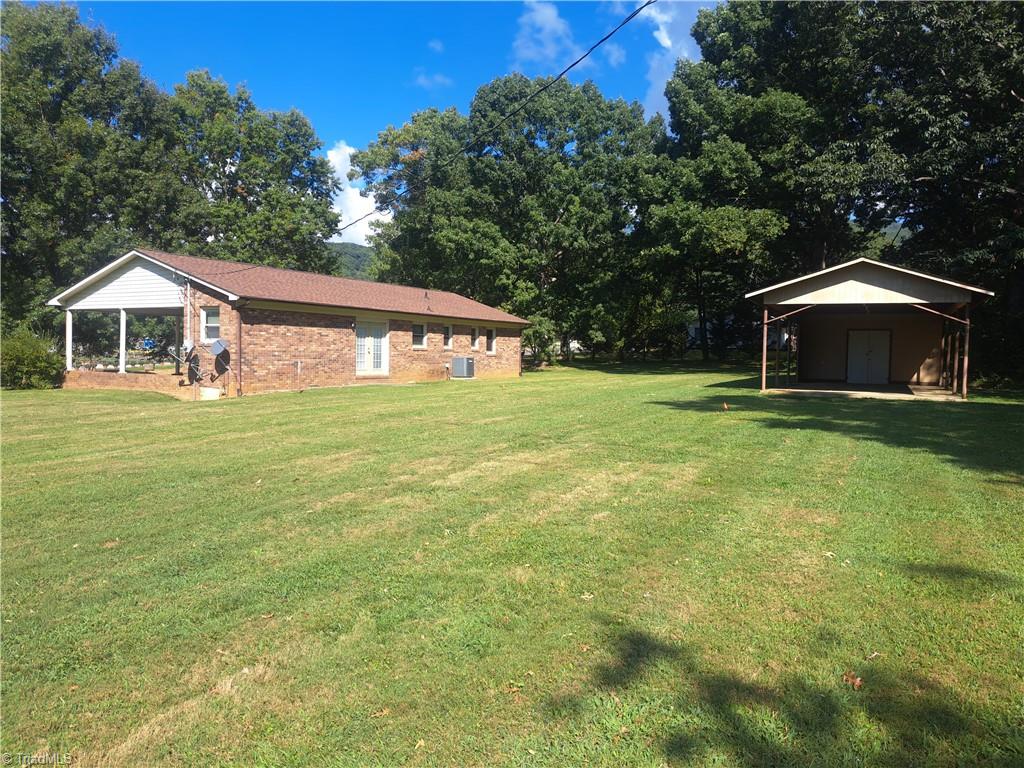 944 Doe Run Road Ararat, VA 24053 - Photo 5 of 24