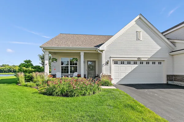 $350,000 | 545 Autumn Circle, Pingree Grove, IL 60140