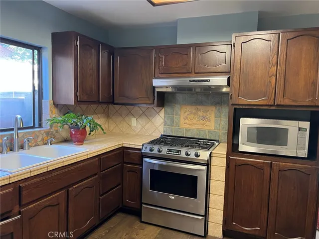 $1,295,000 | 9601 San Juan Avenue, South Gate, CA 90280