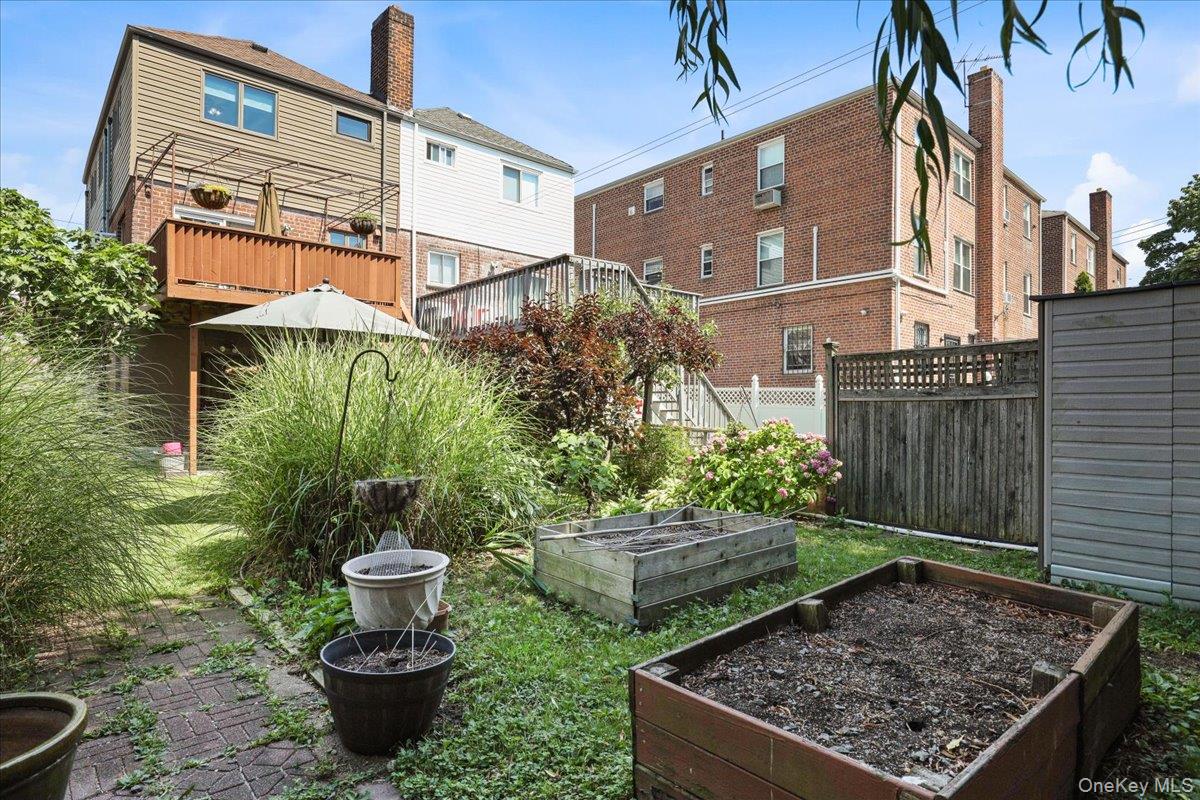 1415 Reed Place Bronx, NY 10465 - Photo 19 of 26