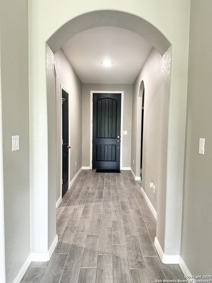 218 Iron Gate Pleasanton, TX 78064 - Photo 3 of 15