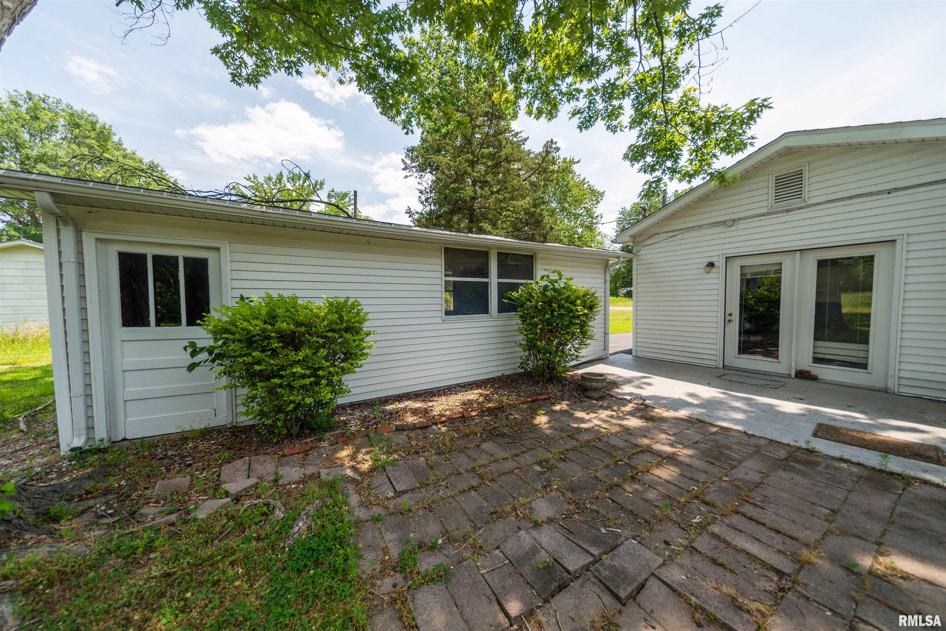 605 West State Street Buckner, IL 62819 - Photo 25 of 31