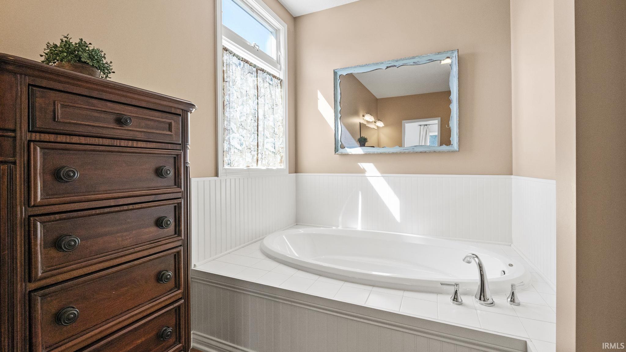 4020 Stellhorn Road Fort Wayne, IN 46815 - Photo 15 of 35 Gallery Image 15