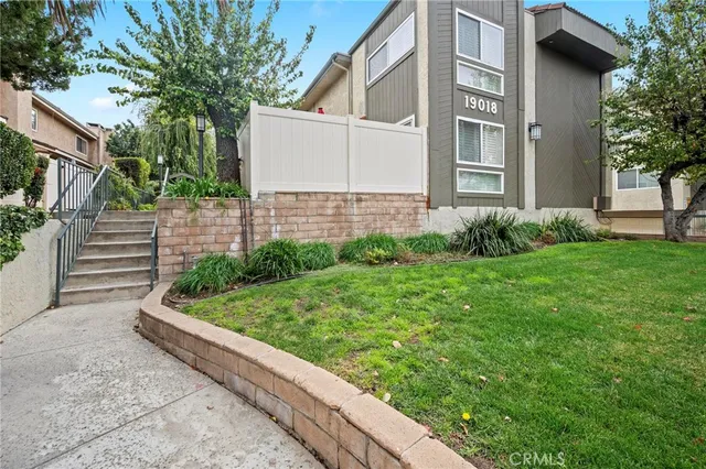 $559,000 | 19018 Sherman Way, Unit 106, Reseda, CA 91335