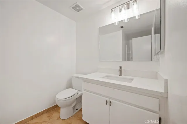 $559,000 | 19018 Sherman Way, Unit 106, Reseda, CA 91335