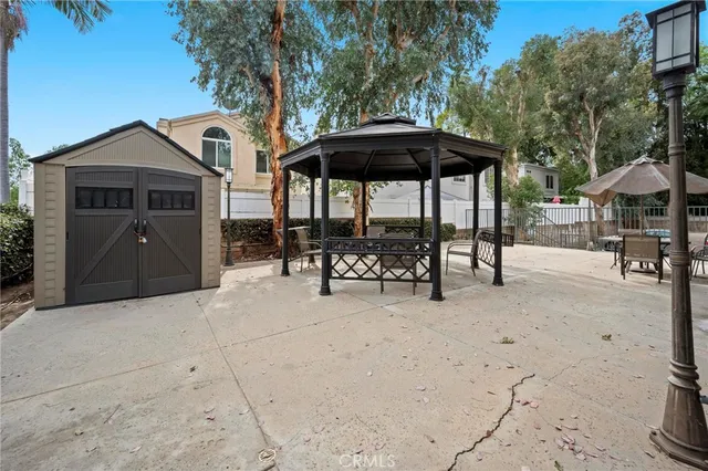 $559,000 | 19018 Sherman Way, Unit 106, Reseda, CA 91335