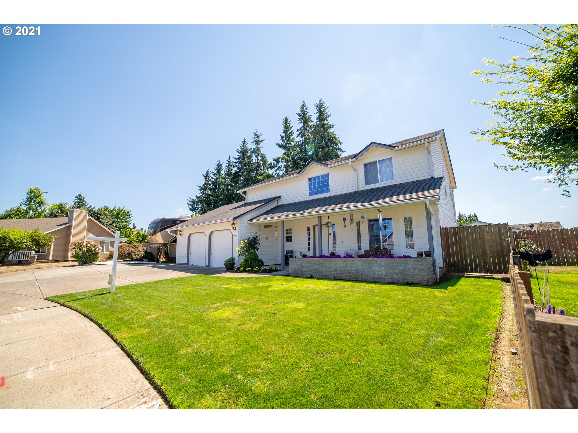 2232 Riviera Court Hubbard, OR 97032 - Photo 2 of 32 Gallery Image 2