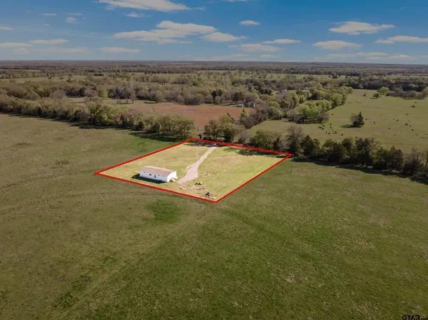 $214,999 | 724 Northeast County Road 2170, Mount Vernon, TX 75457