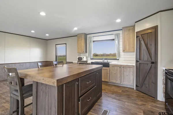 $214,999 | 724 Northeast County Road 2170, Mount Vernon, TX 75457