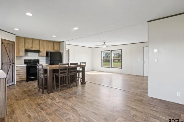 $214,999 | 724 Northeast County Road 2170, Mount Vernon, TX 75457