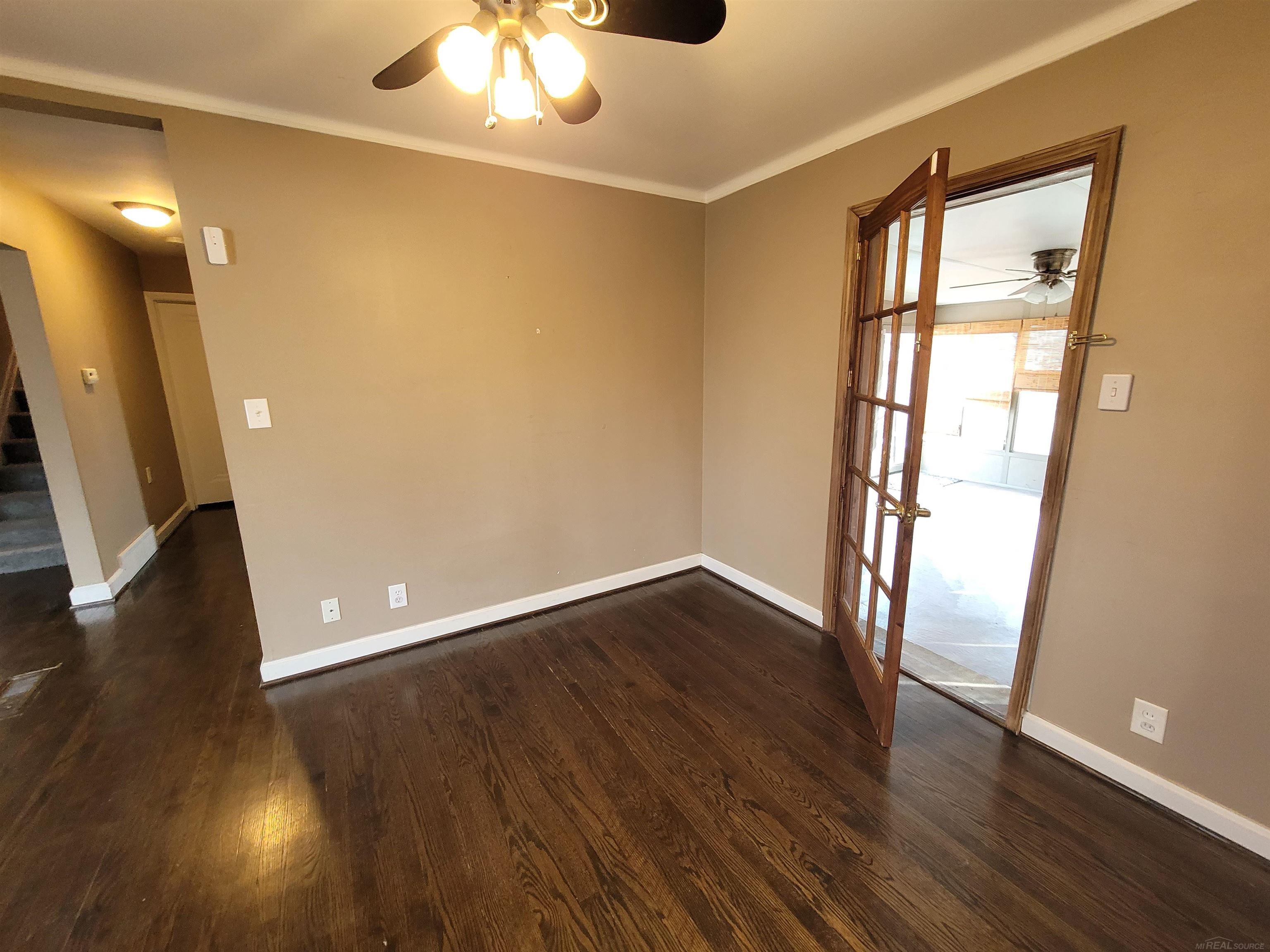 831 Roslyn Road Grosse Pointe, MI 48236 - Photo 8 of 46