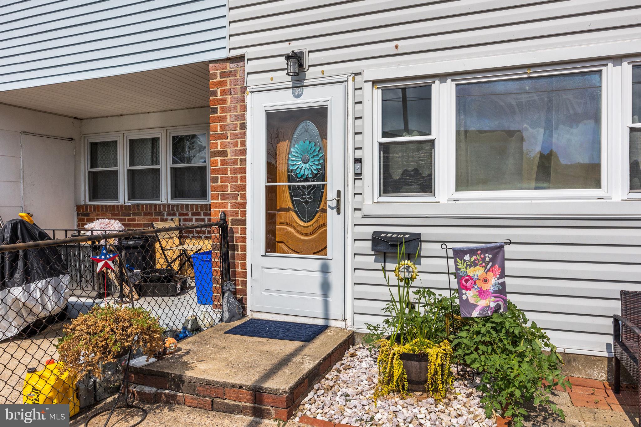 12152 Rambler Road Philadelphia, PA 19154 - Photo 2 of 23