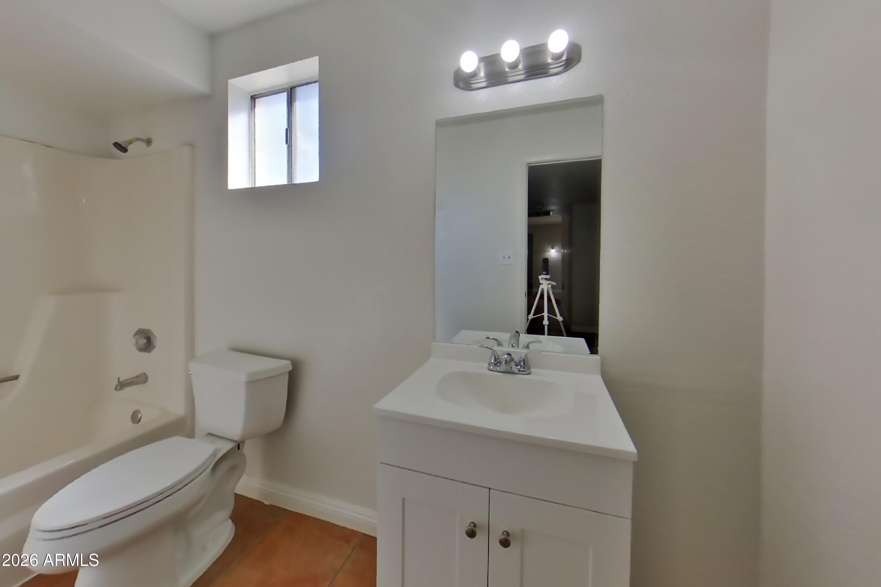 3938 West Redfield Road Phoenix, AZ 85053 - Photo 13 of 17 12_Image_1UFqZgD6hq