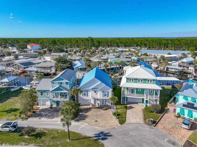 $825,000 | 1001 Lighthouse Lagoon Court, Panama City Beach, FL 32407