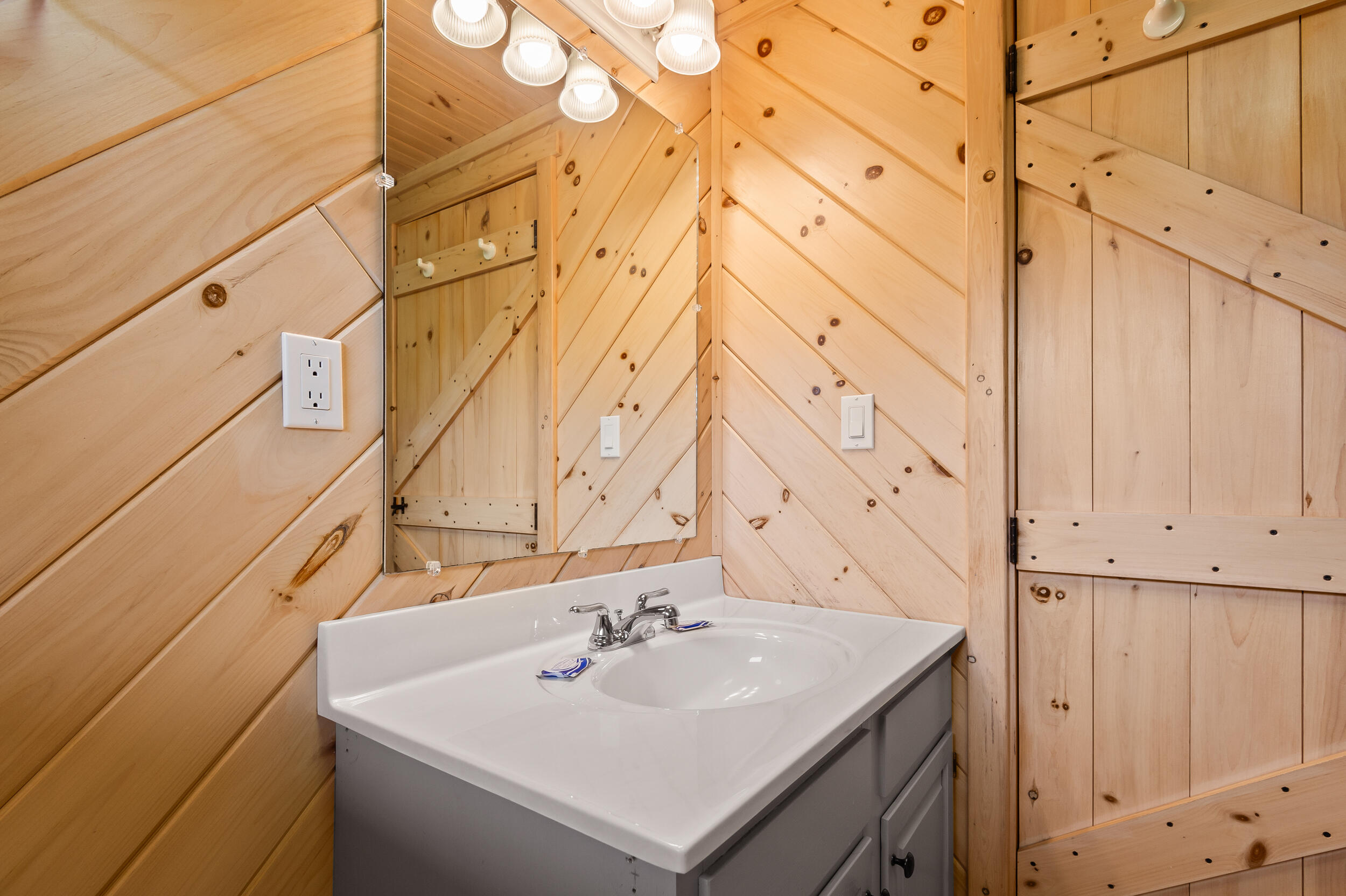11 Overlook Road Rangeley, ME 04970 - Photo 35 of 41 Bath