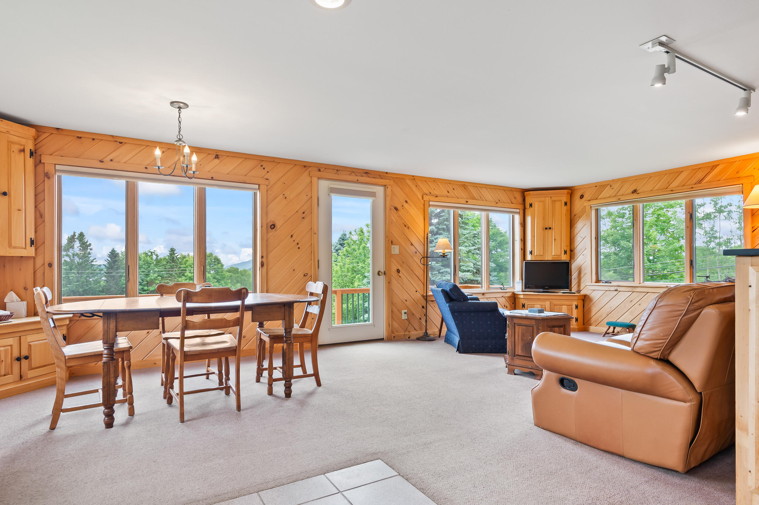 11 Overlook Road Rangeley, ME 04970 - Photo 8 of 41 Living