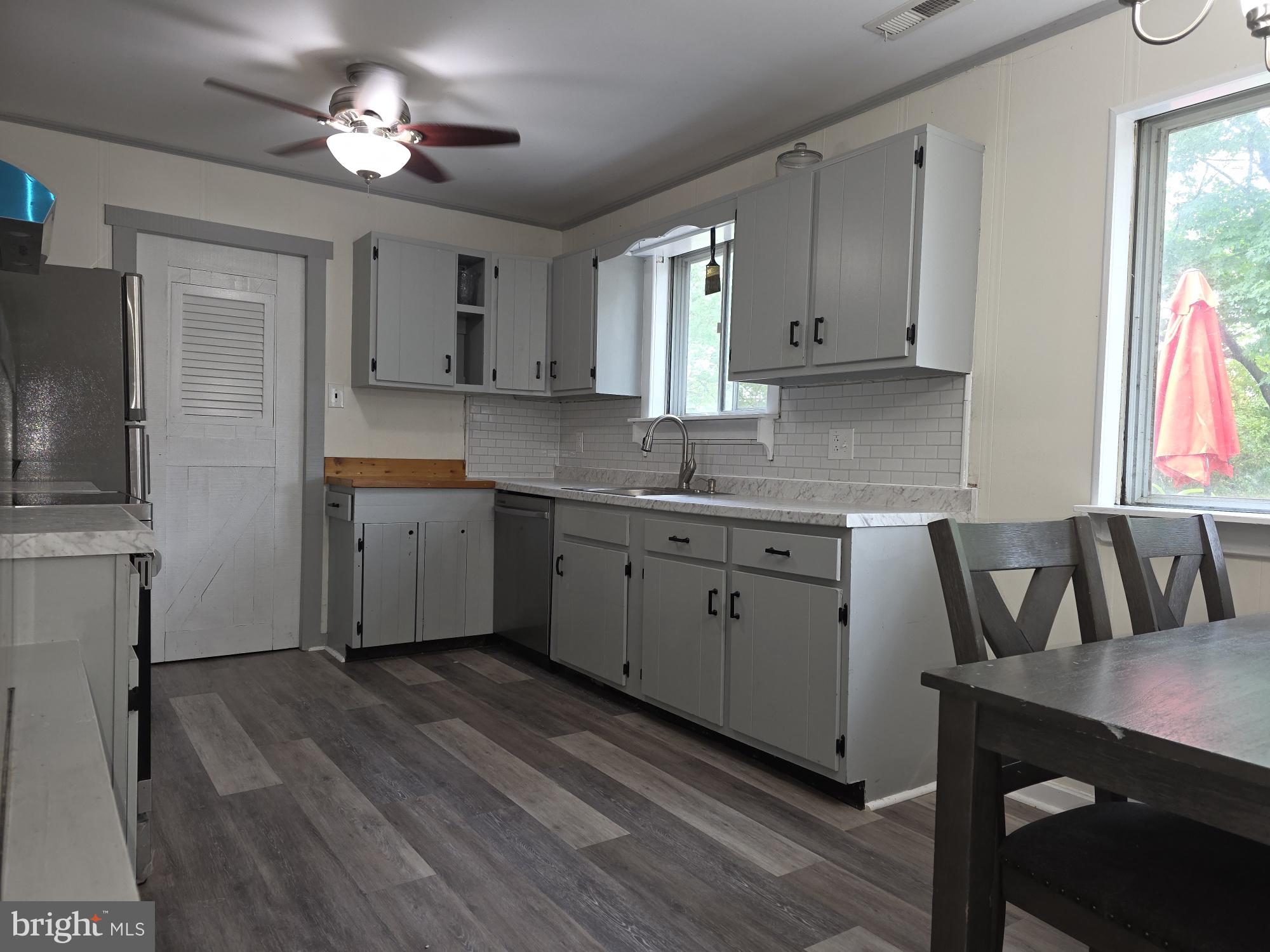 44 Hartford Road Sewell, NJ 08080 - Photo 6 of 16