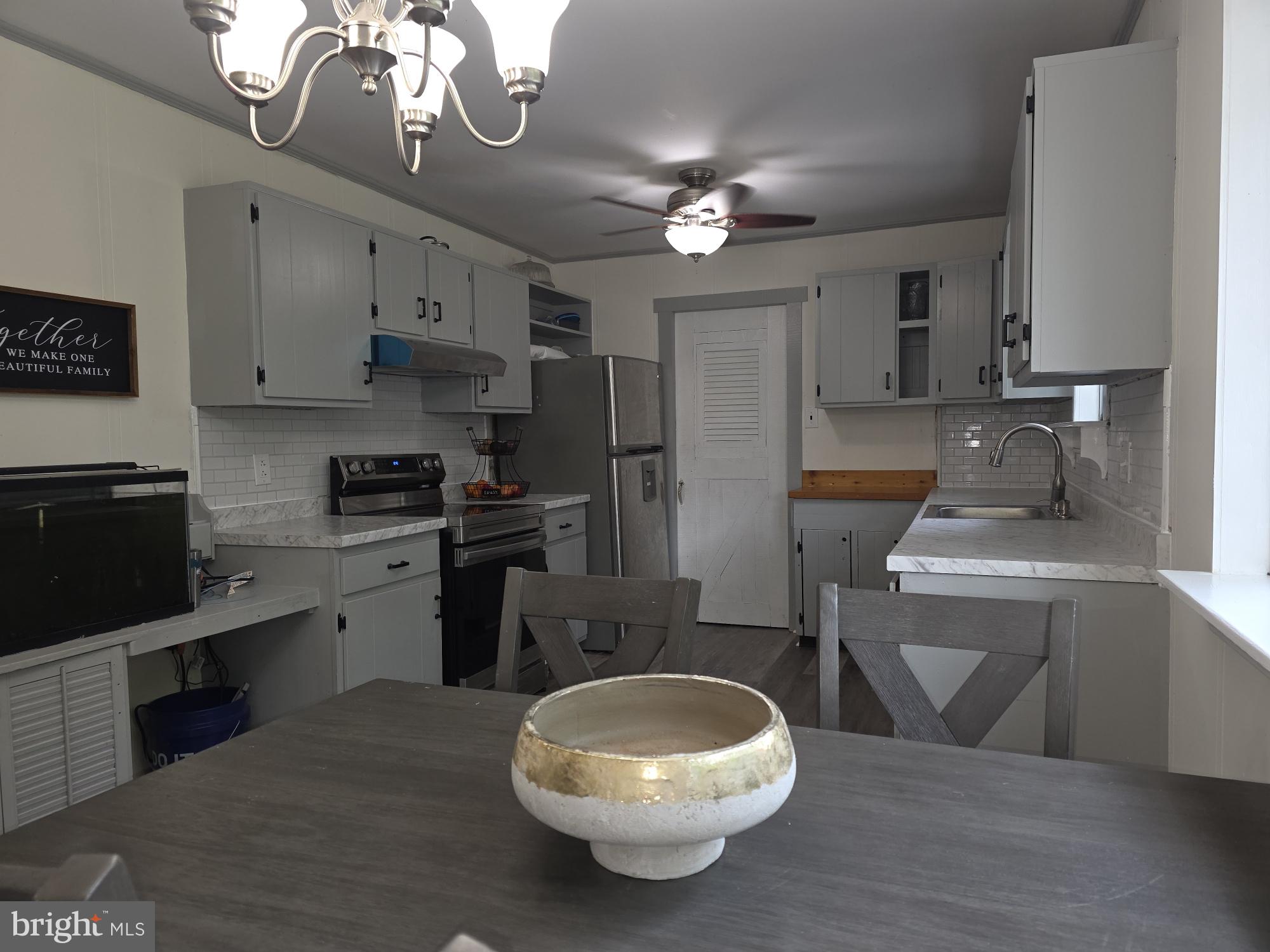 44 Hartford Road Sewell, NJ 08080 - Photo 7 of 16