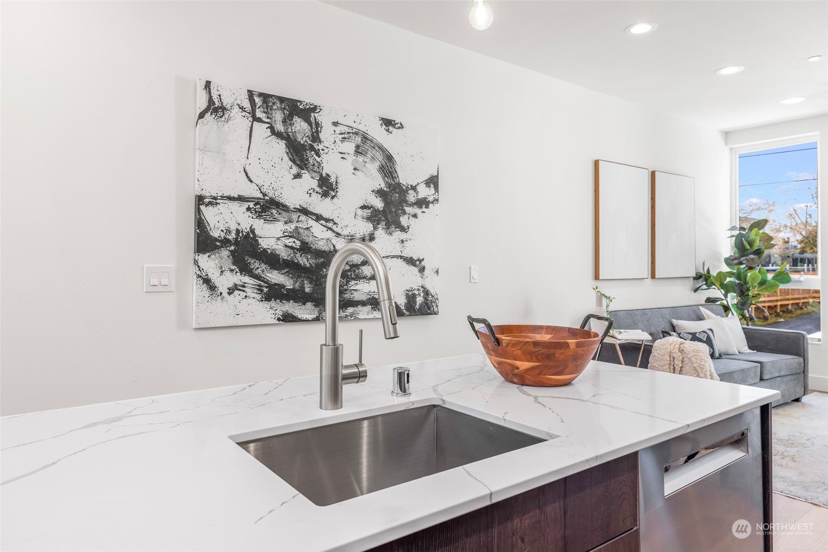 2209 B 42nd Avenue Southwest Seattle, WA 98116 - Photo 15 of 40