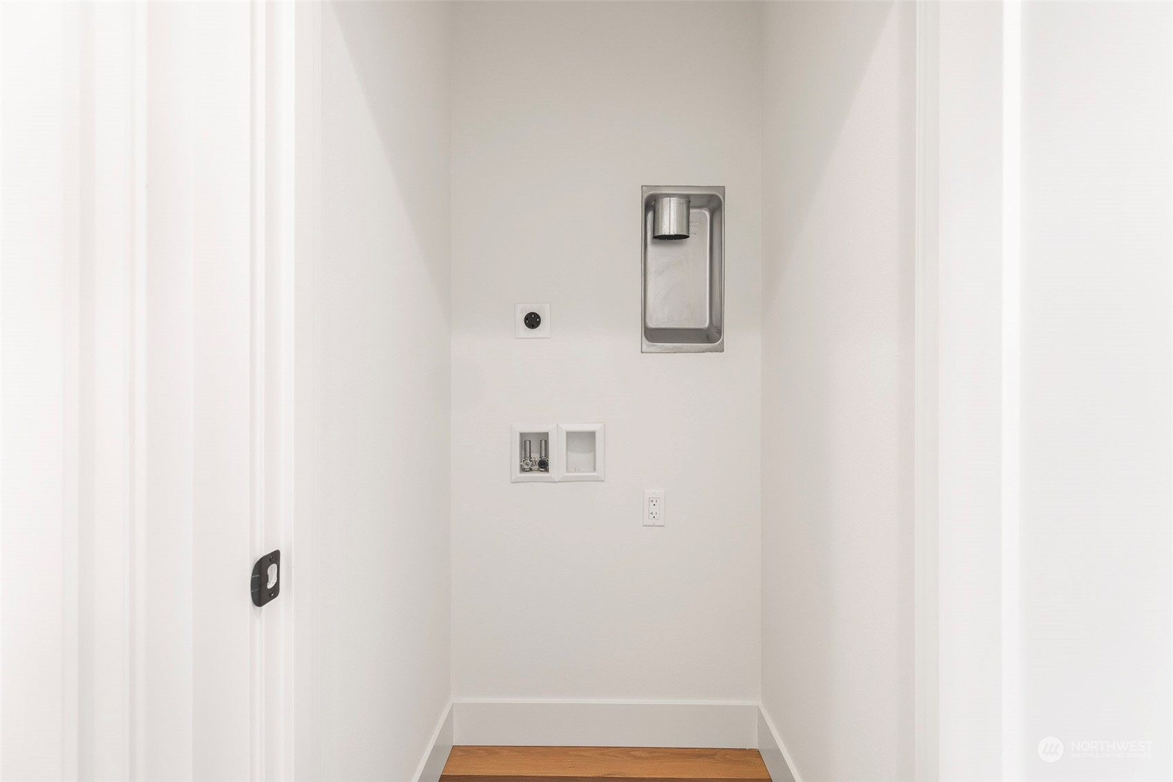 2209 B 42nd Avenue Southwest Seattle, WA 98116 - Photo 26 of 40