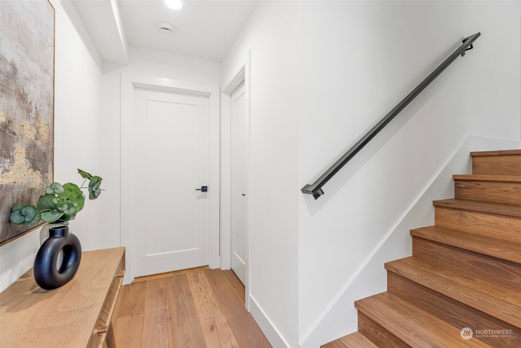 2209 B 42nd Avenue Southwest Seattle, WA 98116 - Photo 3 of 40