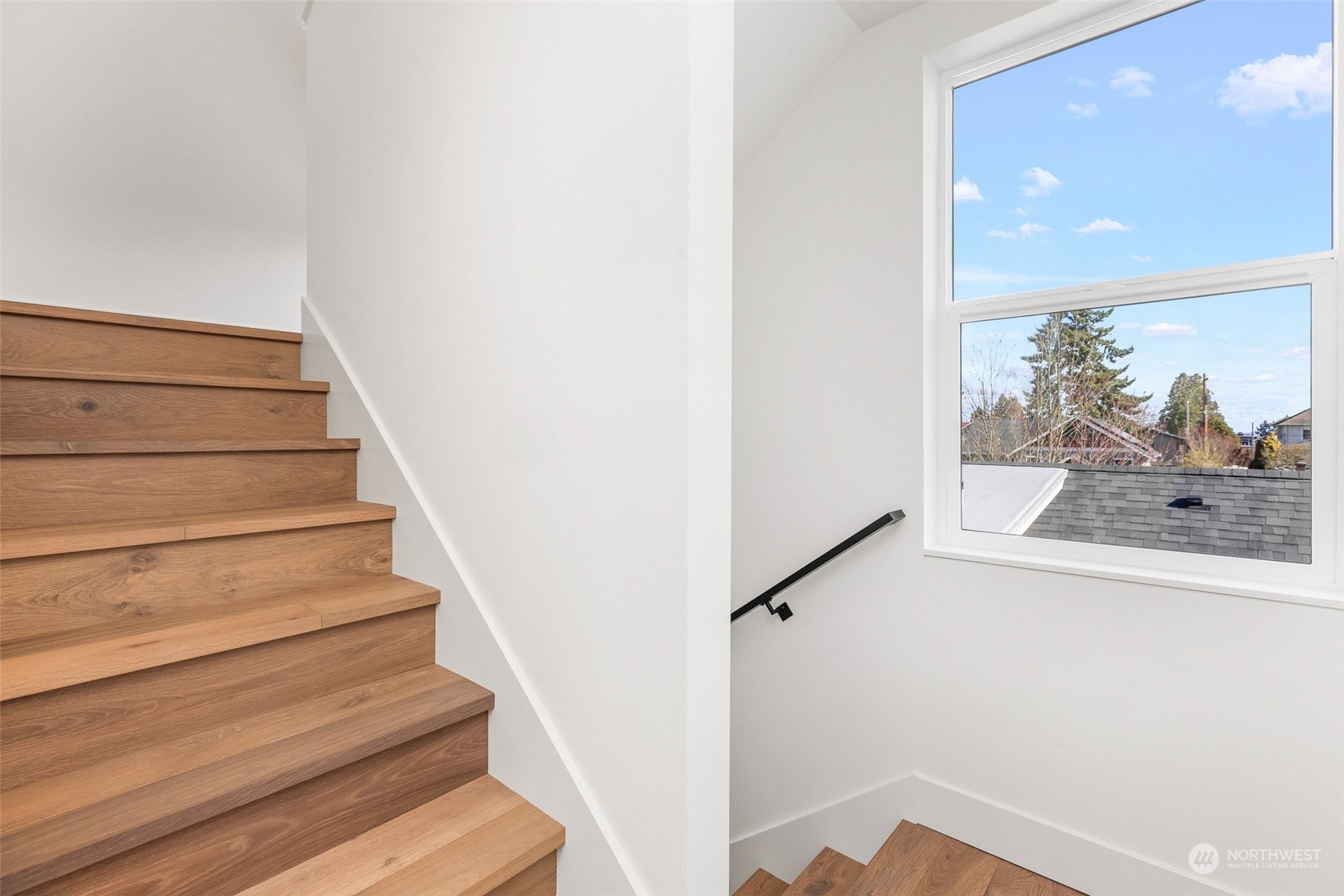 2209 B 42nd Avenue Southwest Seattle, WA 98116 - Photo 32 of 40